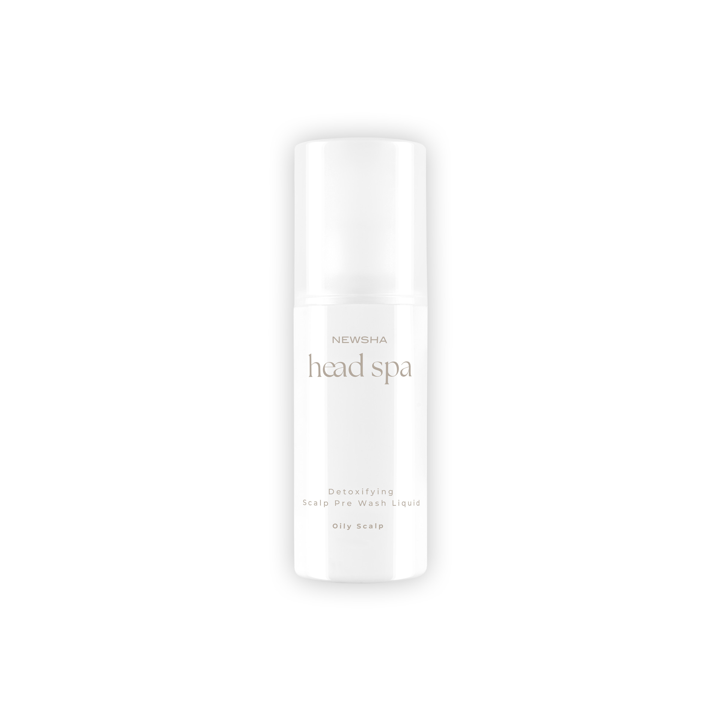 NEWSHA Head Spa Detoxifying Scalp Pre Wash Liquid für fettige Kopfhaut in weißer Flasche auf hellem Hintergrund.