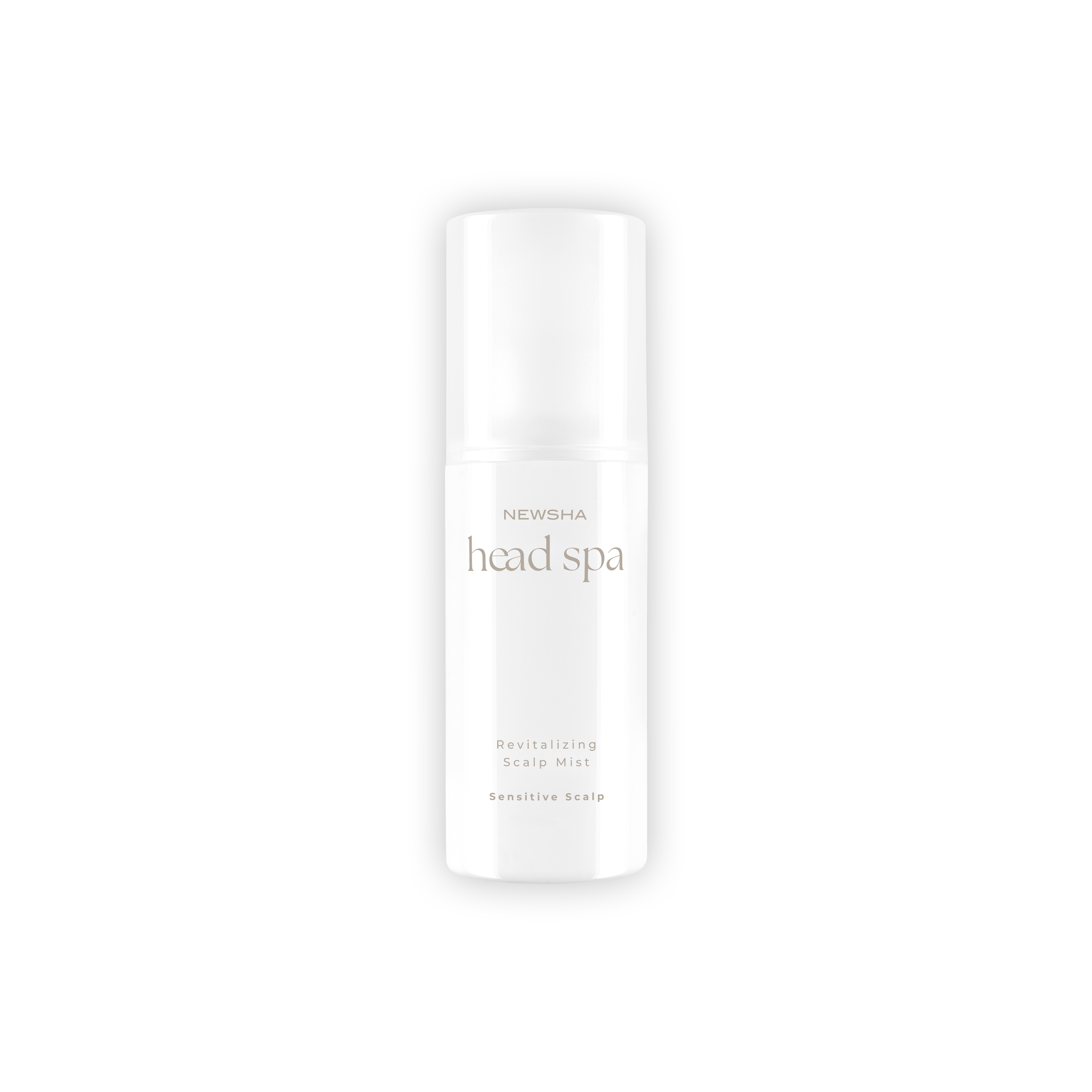 NEWSHA Head Spa Revitalizing Scalp Mist für sensible Kopfhaut in weißer Flasche auf hellem Hintergrund.