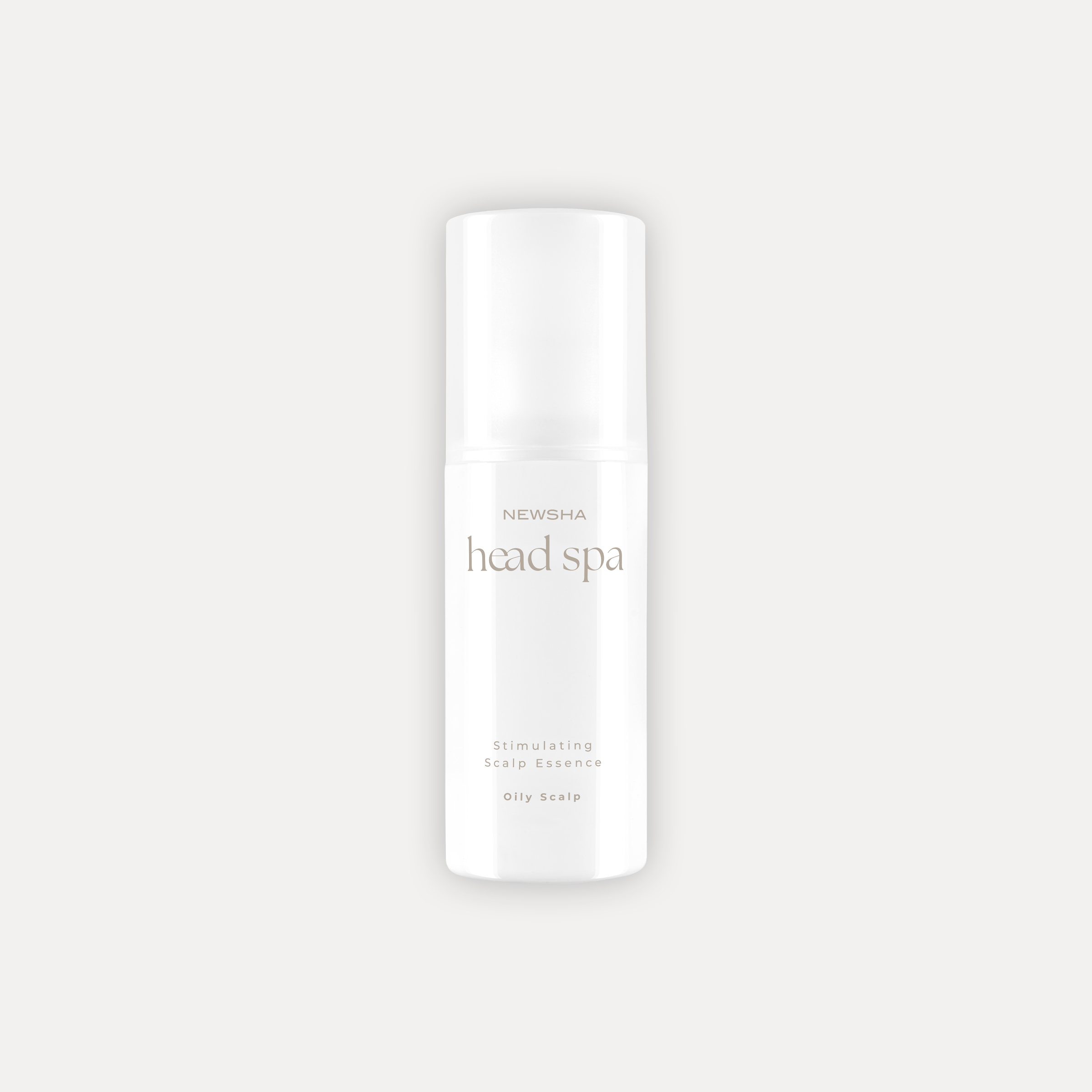 NEWSHA Head Spa Stimulating Scalp Essence für fettige Kopfhaut in weißer Flasche auf hellem Hintergrund.