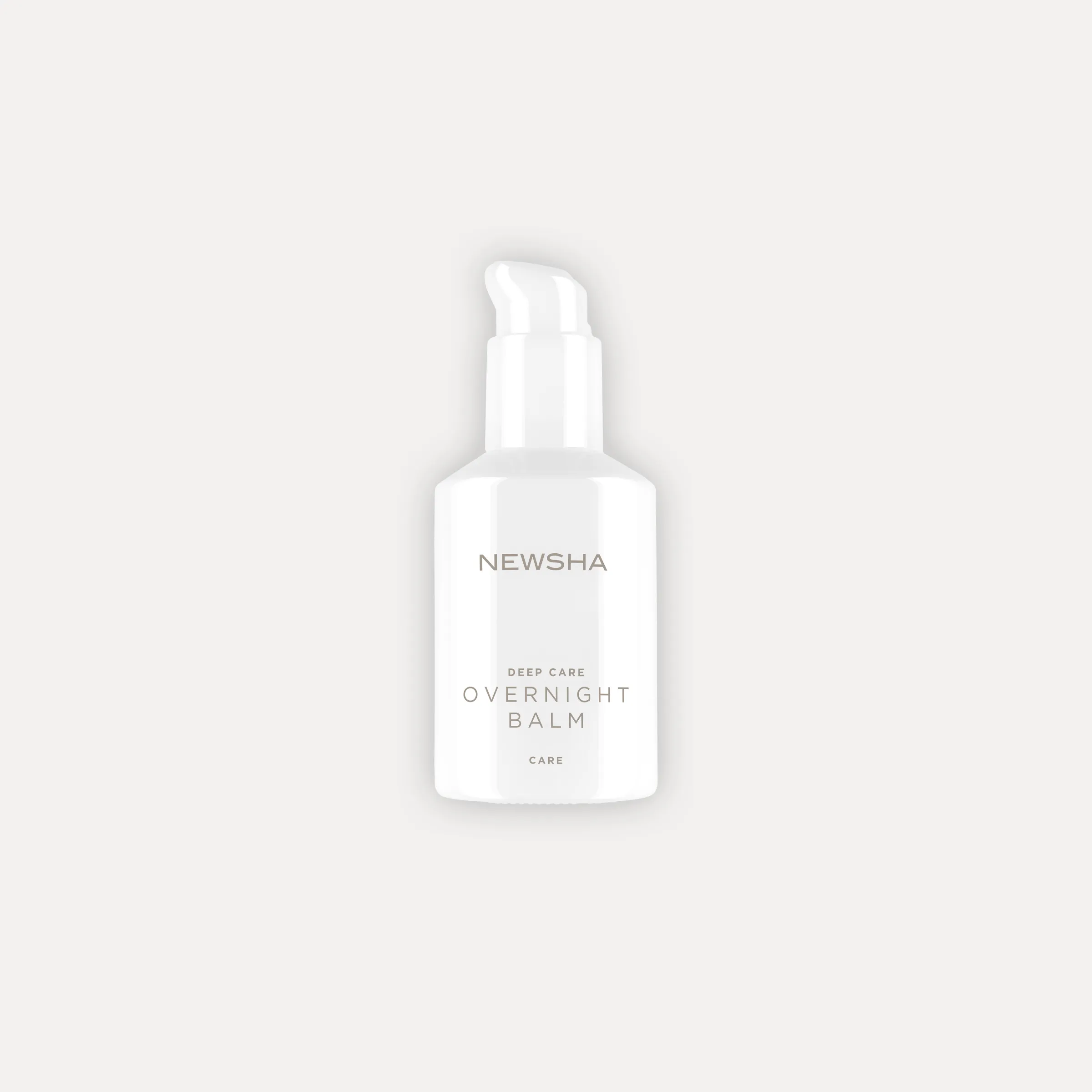 NEWSHA Deep Care Overnight Balm als minimalistisches Produktbild vor hellem Hintergrund.